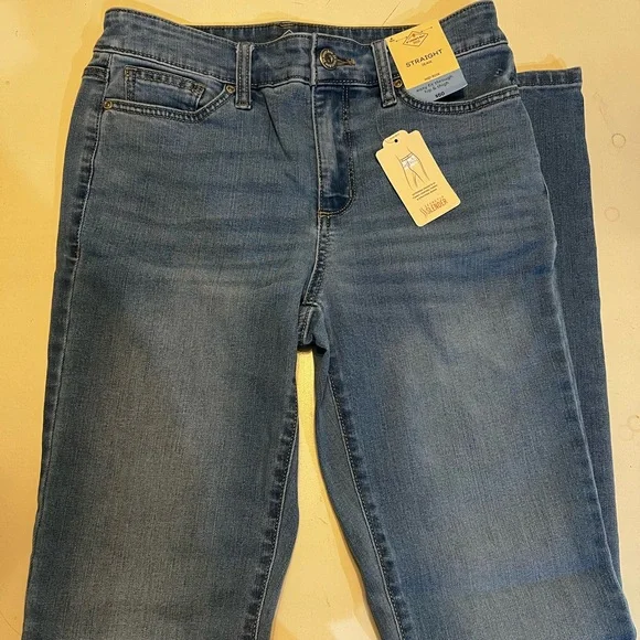 New St John’s Bay Staight jeans - Picture 2 of 6